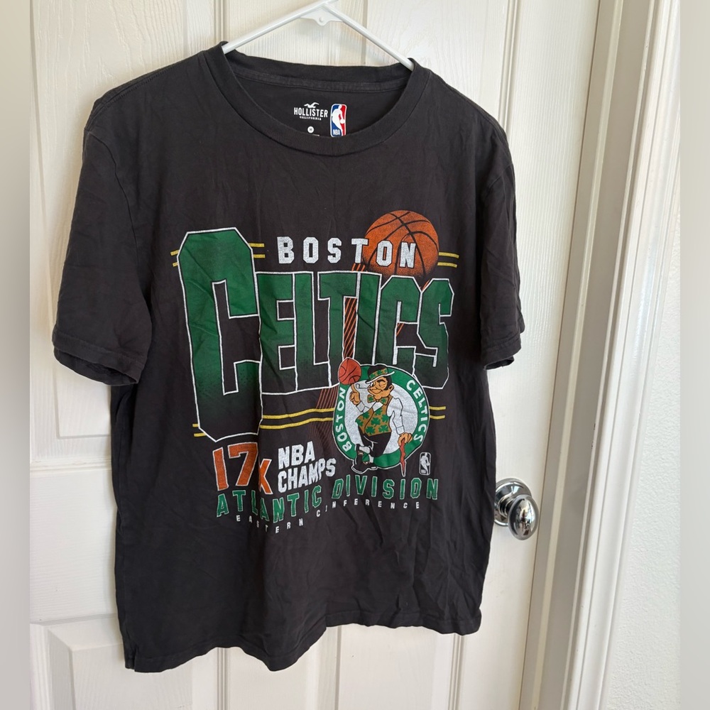 Hollister Boston Celtics Black Green Graphic T-Shirt Size Medium